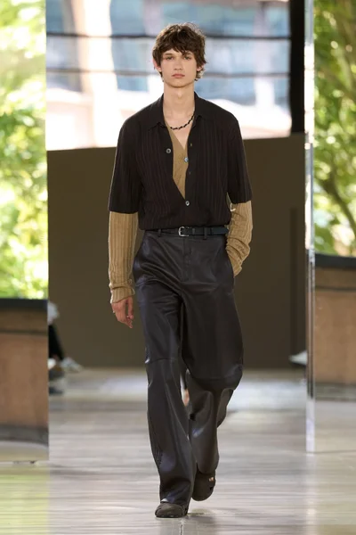 Look 8